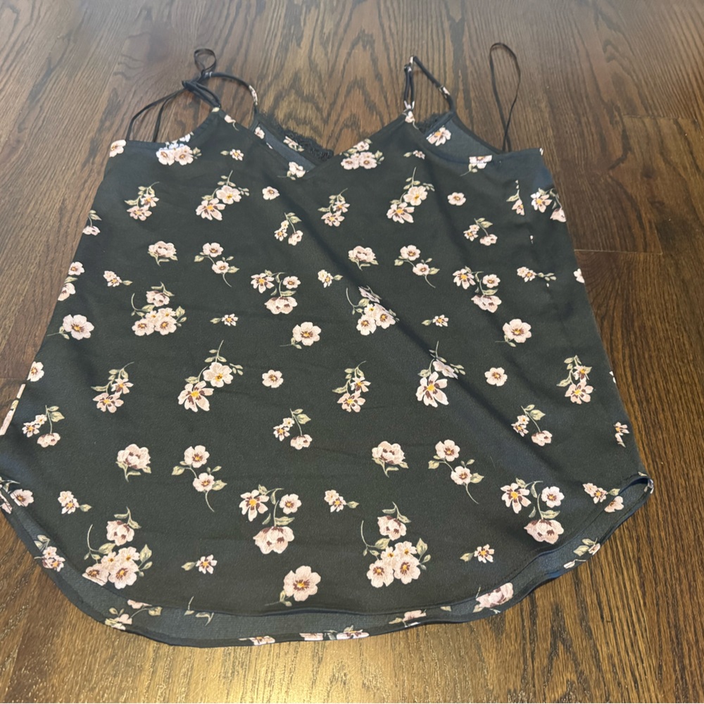 SO spaghetti strap tank small - Picture 3 of 4